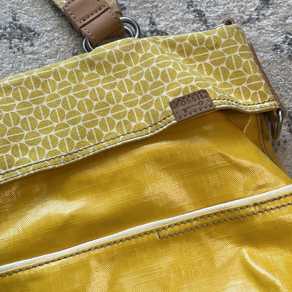 (FOSSIL) Key-Per Yellow Shoulder Handbag Tote - Picture 6 of 15